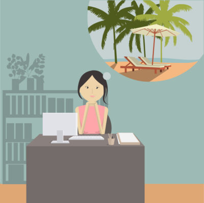 Frau im Büro träumt vom Strandurlaub.