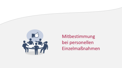 Personen stehen um einen Besprechungstisch und das Symbol Daumen nach oben schwebt über dem Gremium